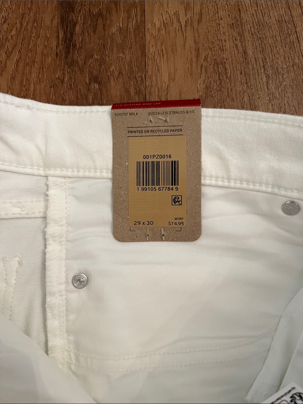 NWT Levi’s 318 Shaping Wide Leg Jeans - Picture 13 of 13